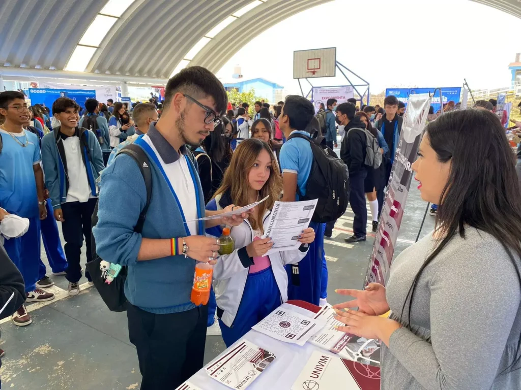 Presentes en la Expo Orienta Bachilleres Plantel Morelia 2023