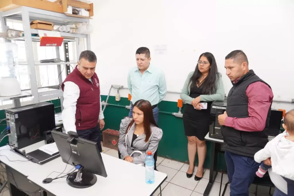 Habitantes de Turicato, Michoacán estrenarán UVEU tras firma de convenio con la UNIVIM.