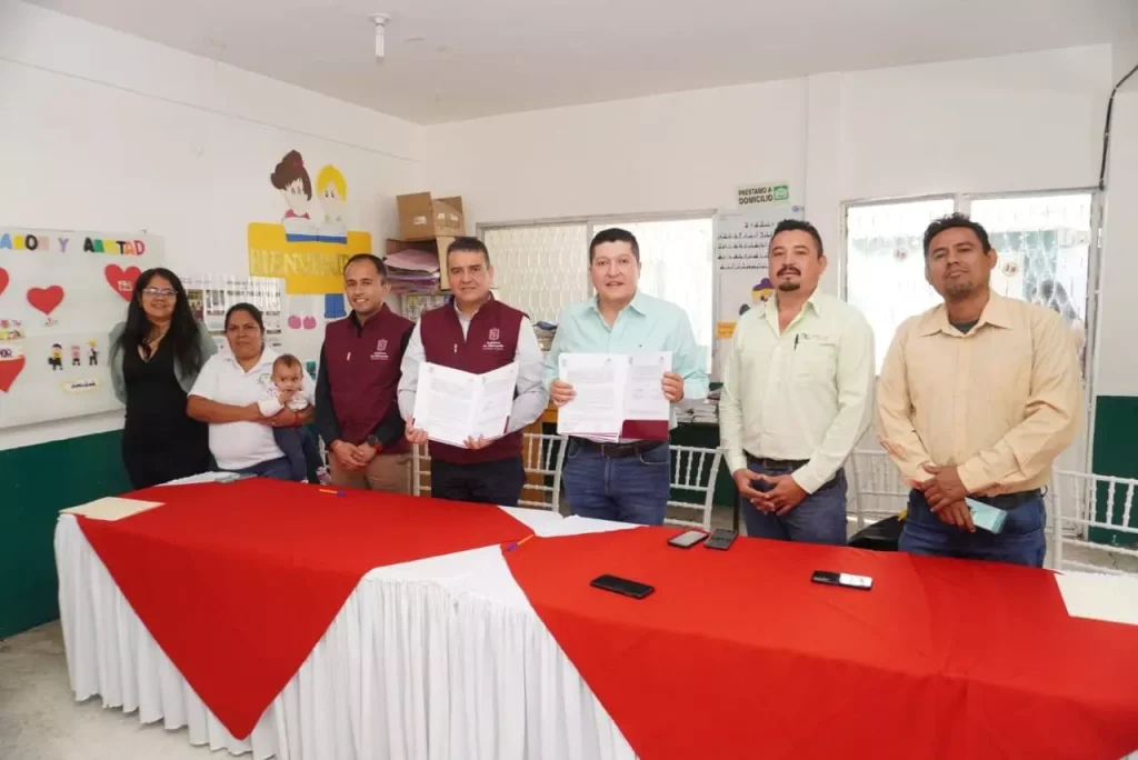 Habitantes de Turicato, Michoacán estrenarán UVEU tras firma de convenio con la UNIVIM.