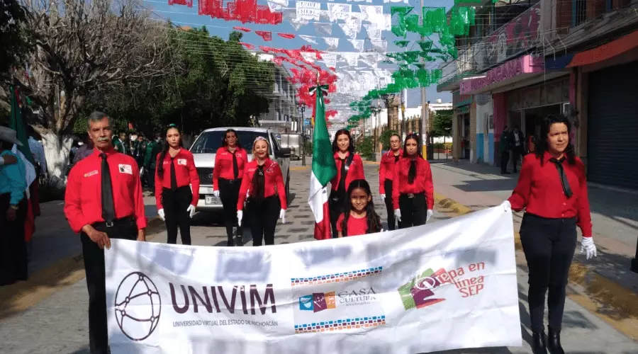¡Unidades Virtuales de Extensión Universitaria - UVEU’s desfilan en Yurécuaro y Acuitzio!